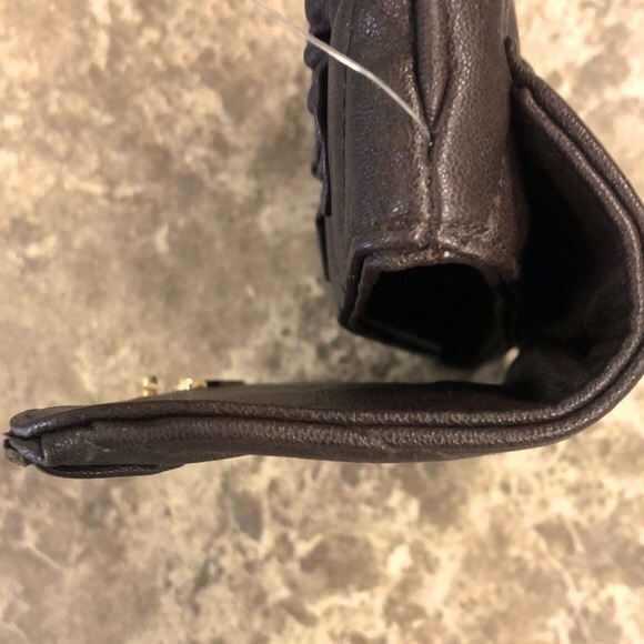 Danielle Nicole Brooke Ruffle Clutch - Picture 10 of 11